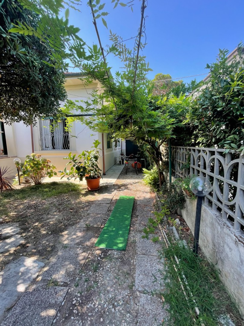 25984-lido-di-camaiore-camaiore-vendita-villa