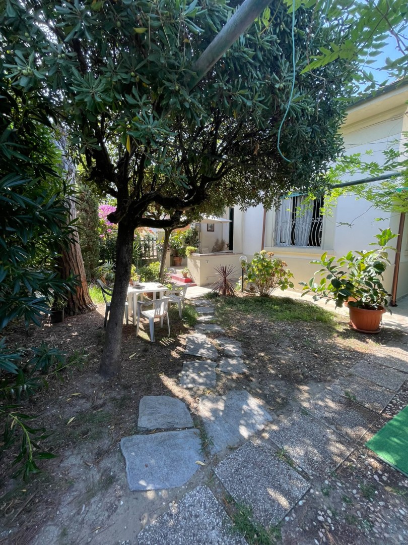 25984-lido-di-camaiore-camaiore-vendita-villa
